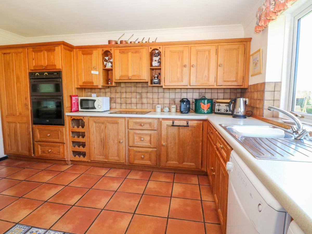 Charming 2 Bed House Near Rhoscolyn Discounts For Villa Holyhead Dış mekan fotoğraf
