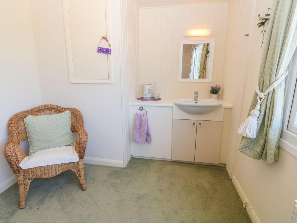 Charming 2 Bed House Near Rhoscolyn Discounts For Villa Holyhead Dış mekan fotoğraf
